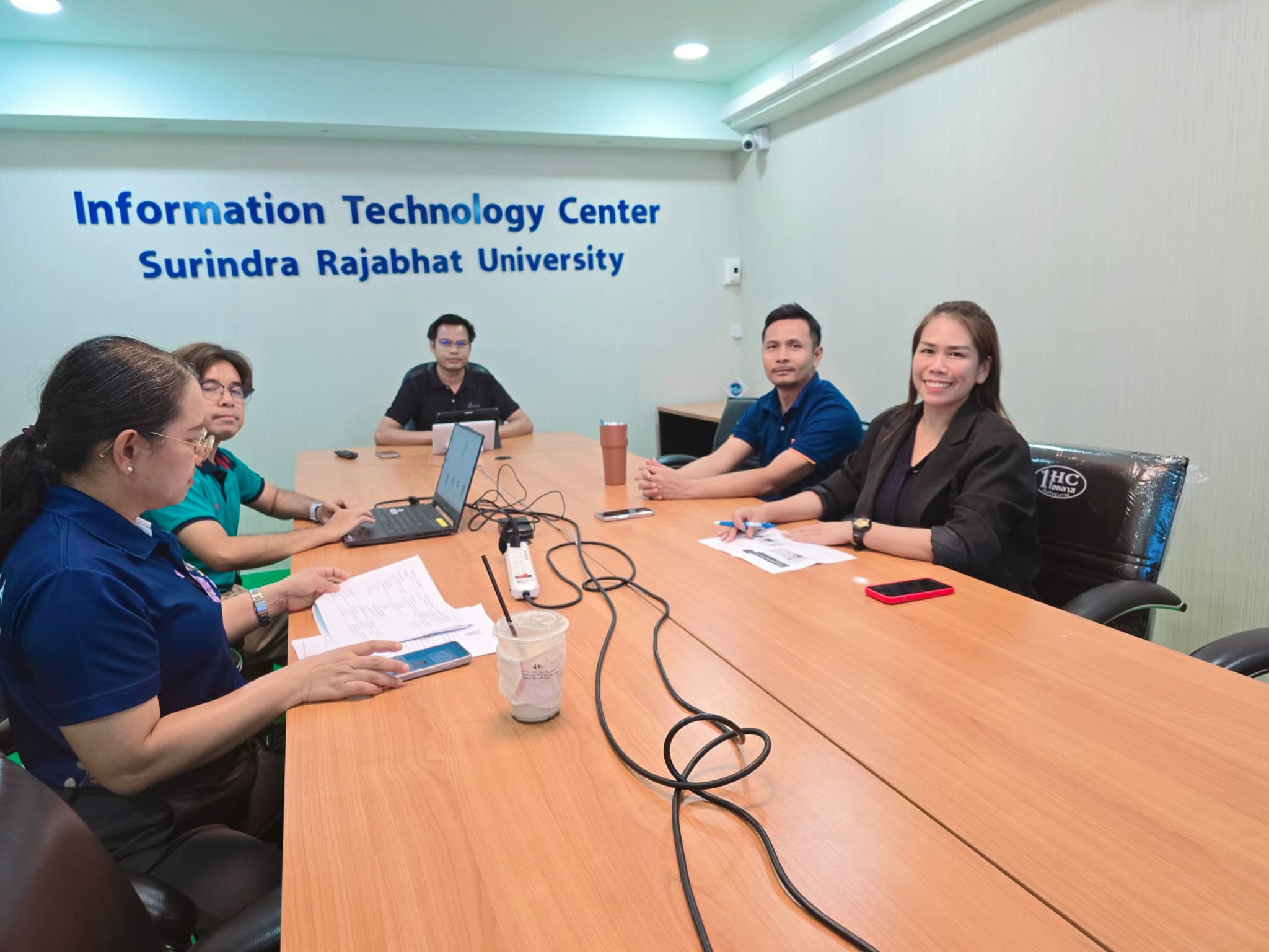 งานเทคโนโลยีสารสนเทศประชุมร่วมกับงานประชาสัมพันธ์ แนวทางการจัดการข่าว และการกำหนดเนื้อหาให้เข้ากับ ITA ที่รับผิดชอบ